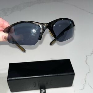 9FIVE Black Sunglasses